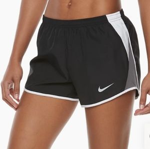 🏃🏼‍♀️Women's Black Nike Dri-Fit Athletic Shorts